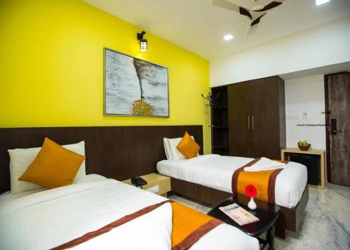 Hotel Grand Padappai Residency