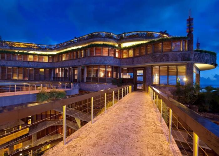 Jade Mountain Resort