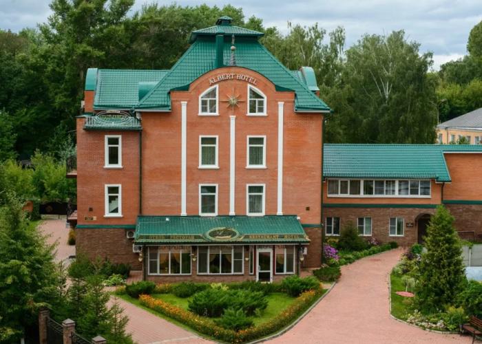 Albert Hotel - Hotel and restaurant complex 