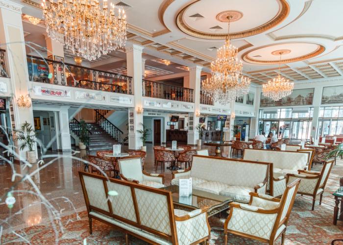 Grinn Hotel