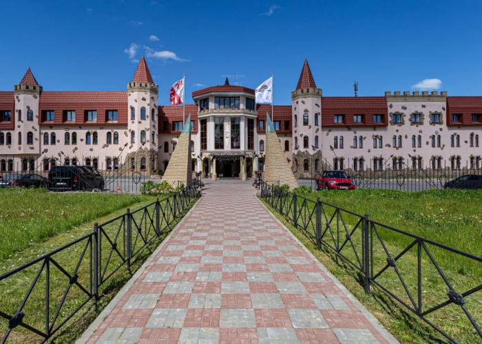 Fort Kolesnik Hotel