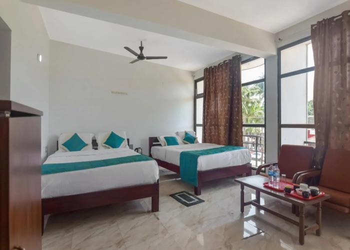 OYO 13581 Hotel Raj