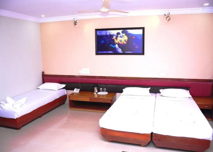 Hotel Pranav International
