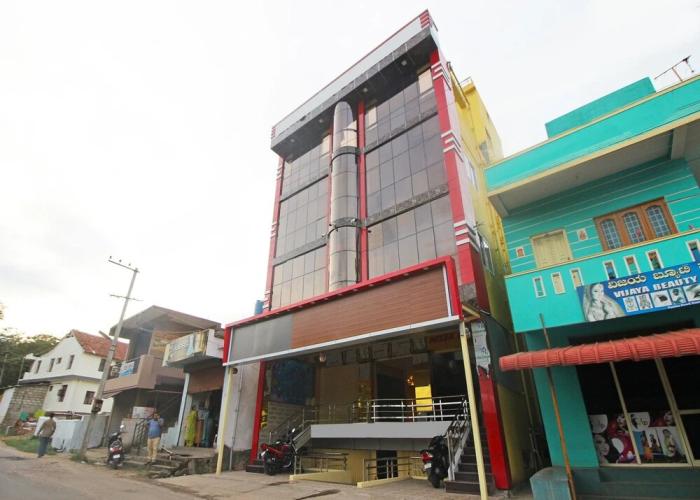 OYO 9563 Hotel RR Residency