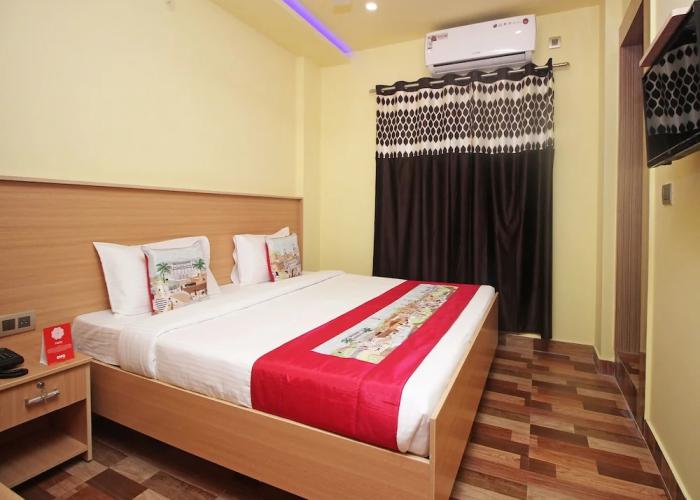 OYO 9563 Hotel RR Residency