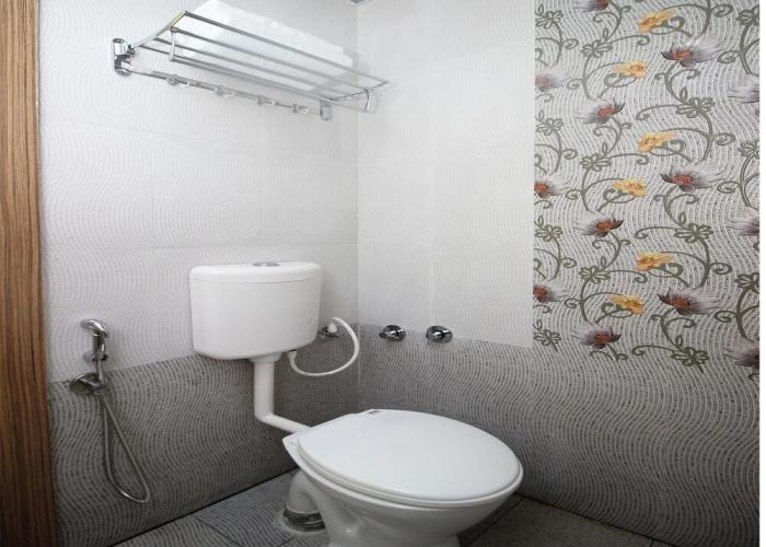 OYO 9563 Hotel RR Residency