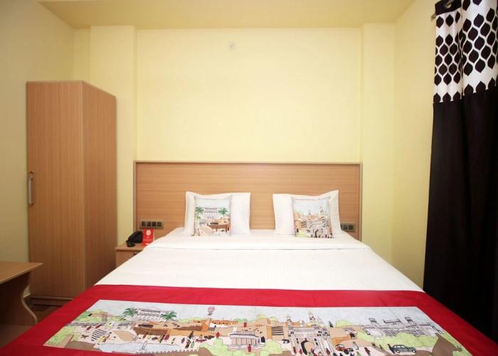 OYO 9563 Hotel RR Residency