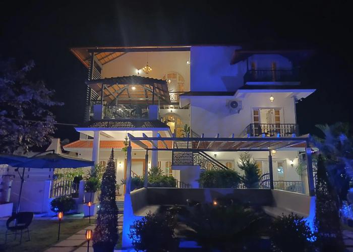 Elegant Holiday Homes