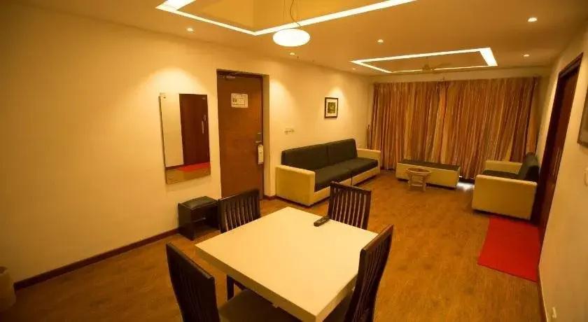 фото Hotel Devaragam