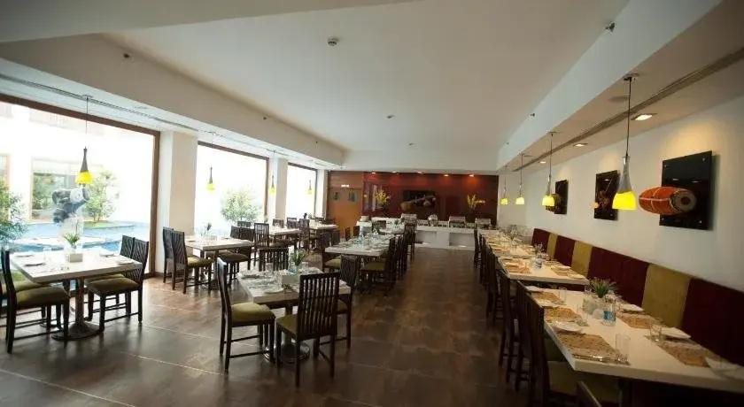 фото Hotel Devaragam