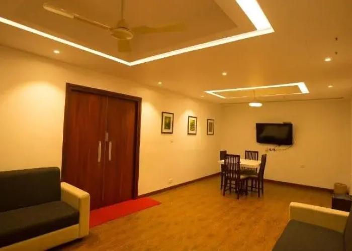 Hotel Devaragam