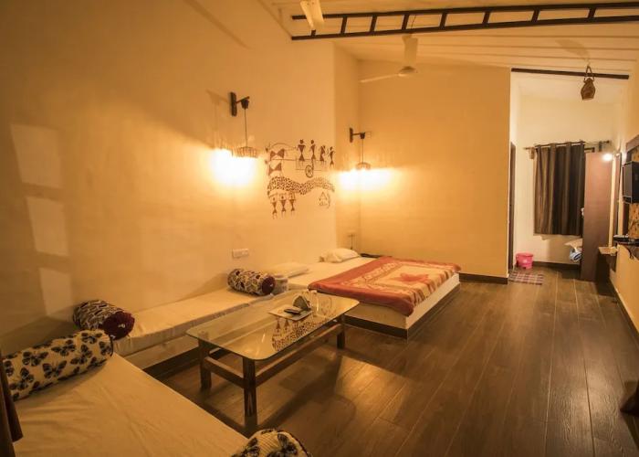 WOW STAYZ2 Pachmarhi Foothill Cottages