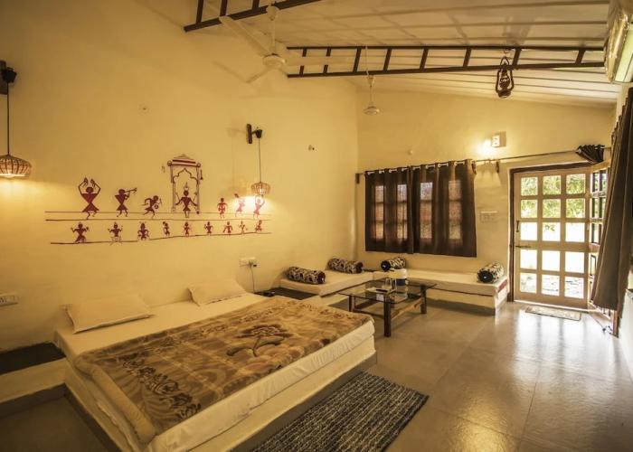 WOW STAYZ2 Pachmarhi Foothill Cottages
