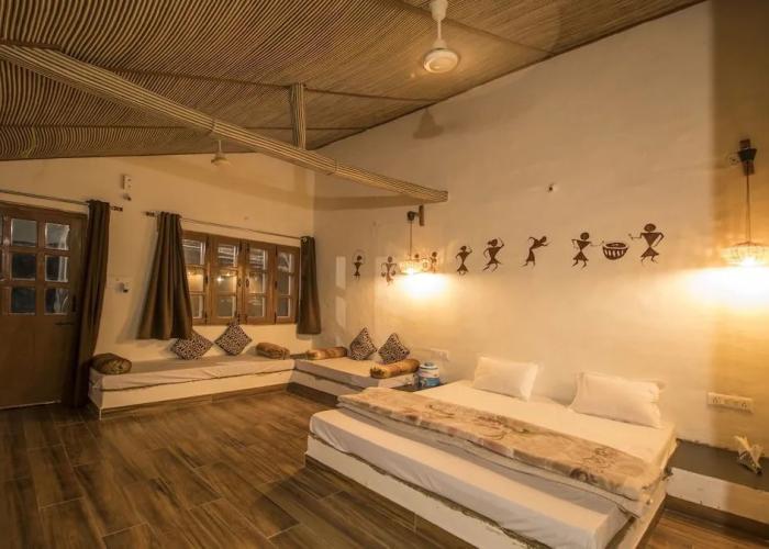 WOW STAYZ2 Pachmarhi Foothill Cottages