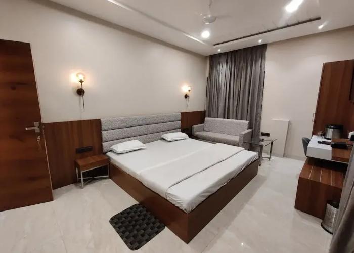 hotel utkarsh
