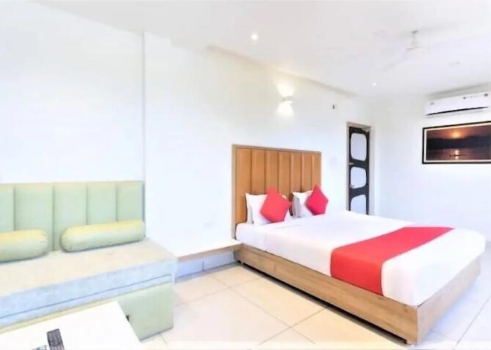 Hotel Pachmarhi