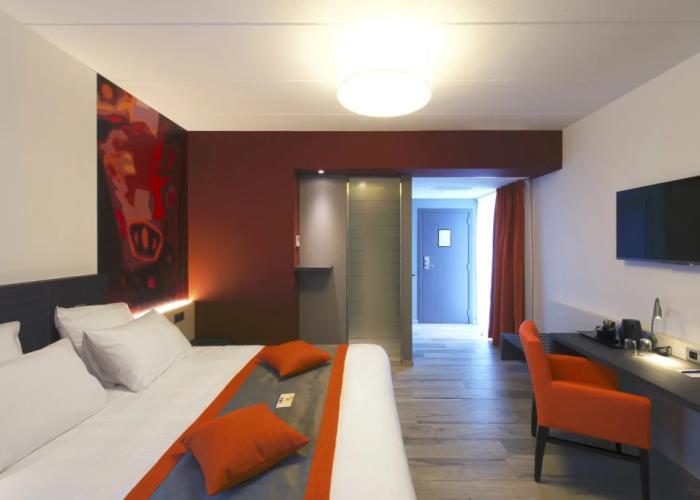 Orange Hotel
