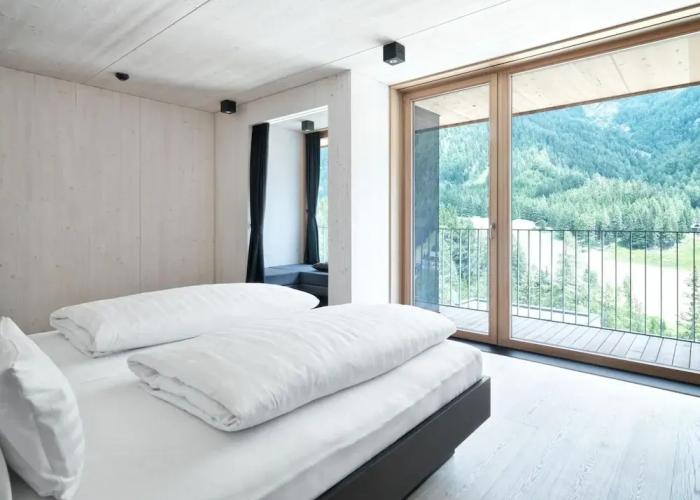 Chalet Resort Near Lake
