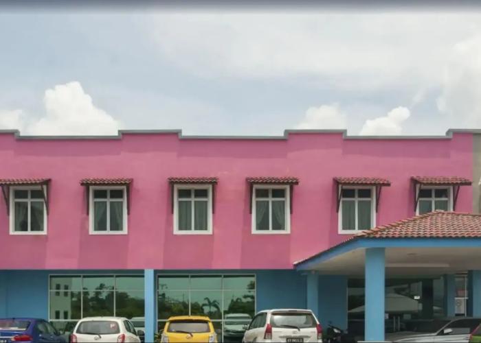 OYO 275 Senyum Inn