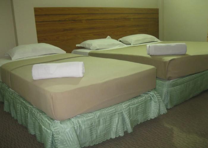 Baron Waterfront Hotel
