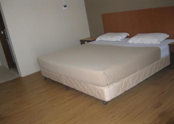 Baron Waterfront Hotel