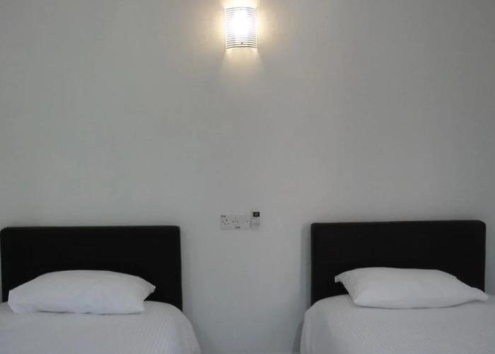 Dhania Motel