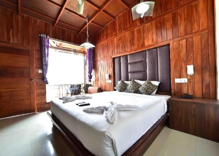 Holiday N Holiday Beach Resort