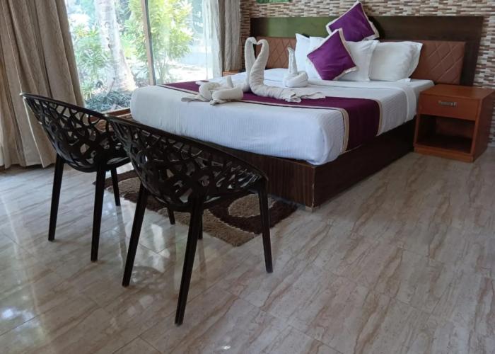 Gold India Beach Resort