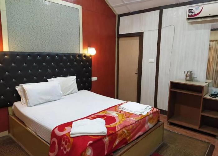 Gold India Beach Resort