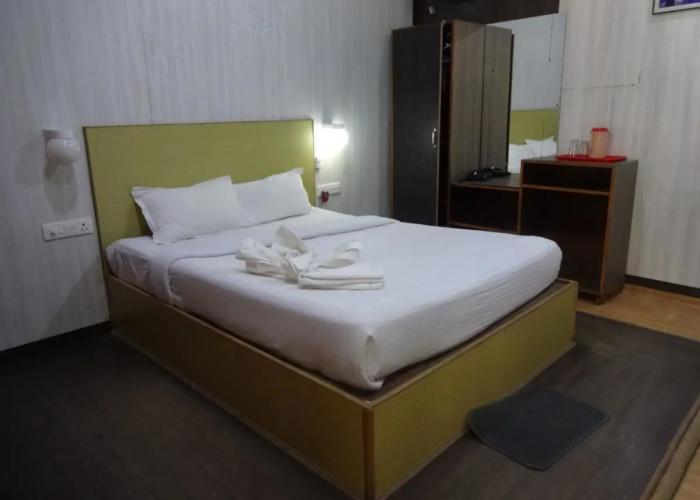 Gold India Beach Resort