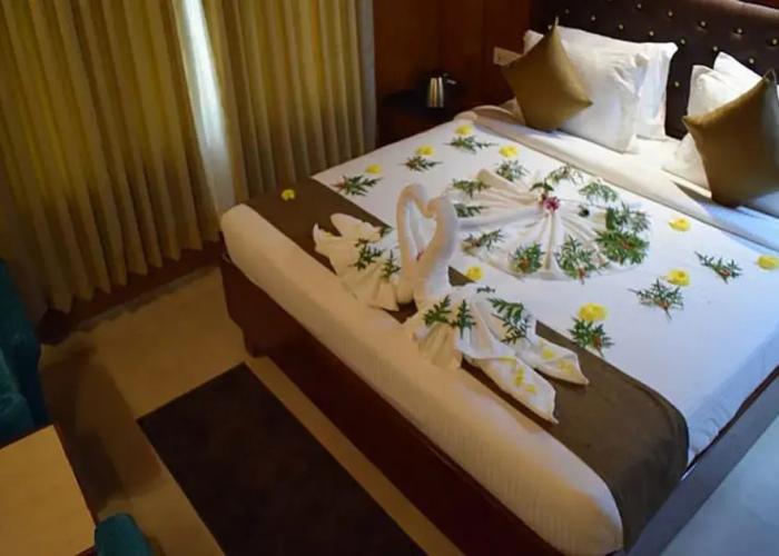 Bowfin Resort