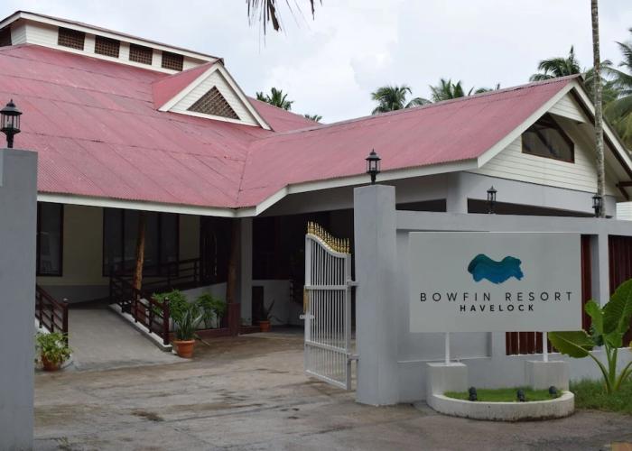 Bowfin Resort