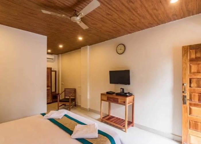 Hotel Golden Pebble