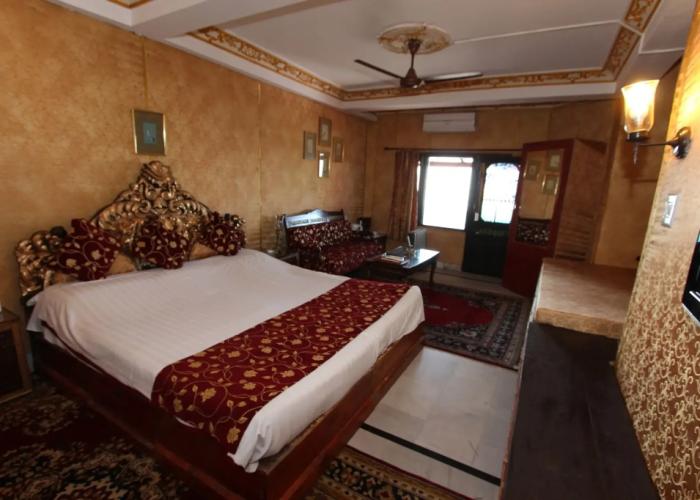 WelcomHeritage Grace Hotel