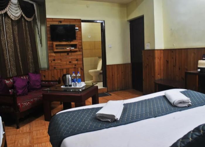 Hotel Misty Woods