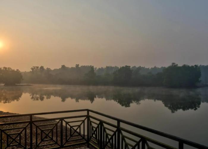 Shantai by the lake