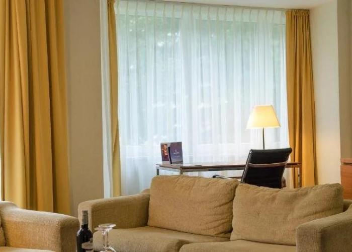 Hotel Senator