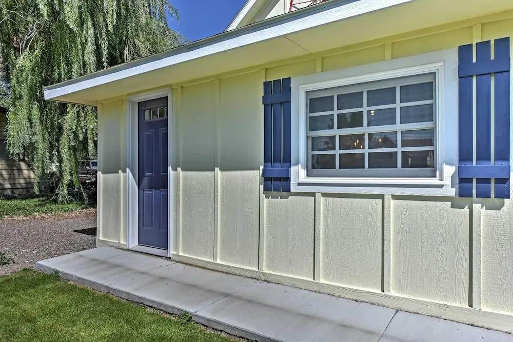 Historic Albion Mountain Cottage on Quiet Street!