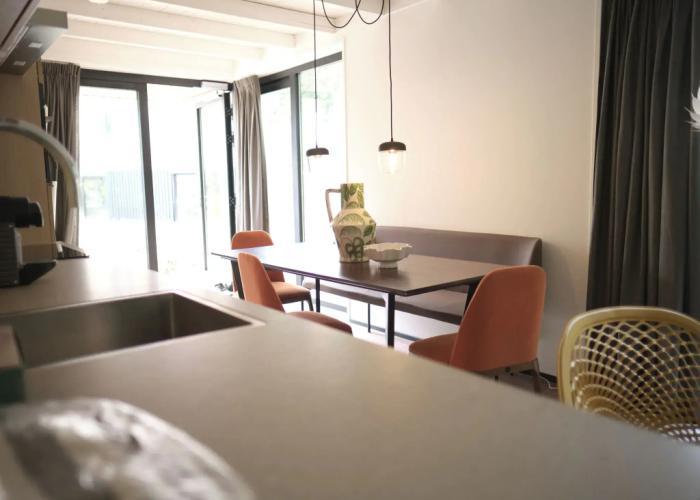 Spacious Lodge, 2 Bathrooms, Near Maastricht