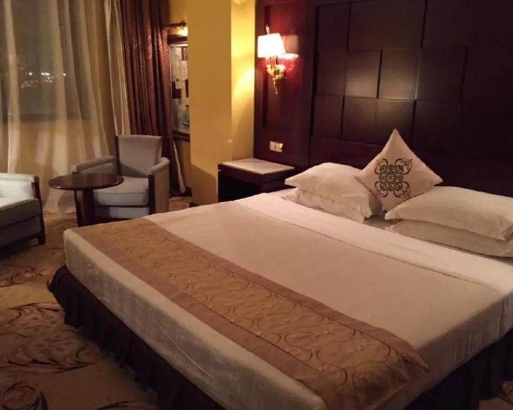 фото Oasis Hotel
