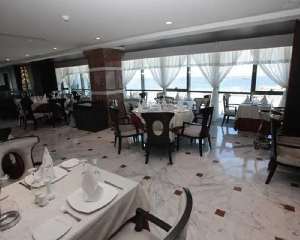 фото Oasis Hotel