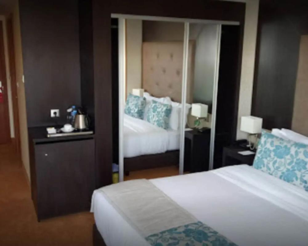 фото Oasis Hotel