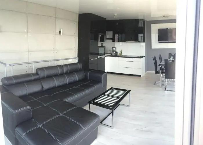 Penthouse for 6 People With sea View