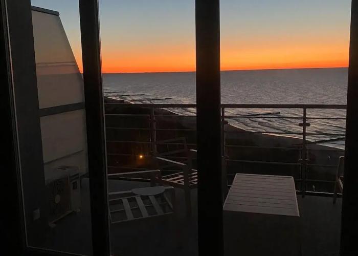 Penthouse for 4 People With sea View