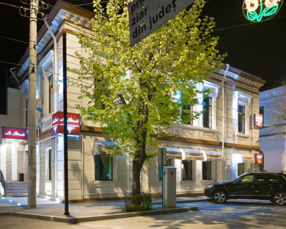 La Strada Boutique Villa