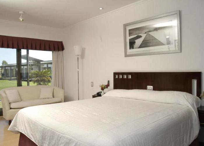 Camberland Resort And Suites Pilar