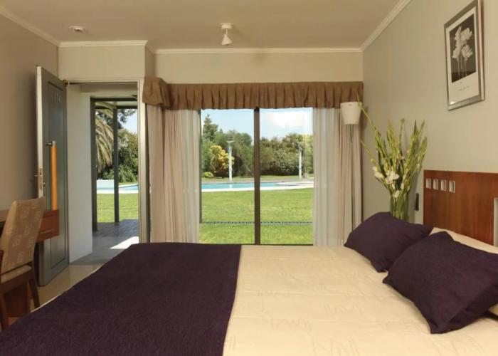 Camberland Resort And Suites Pilar