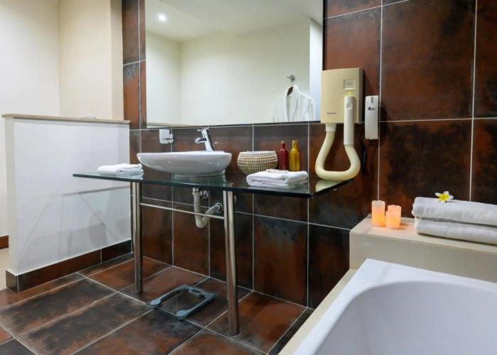 Angela Suites Boutique Hotel