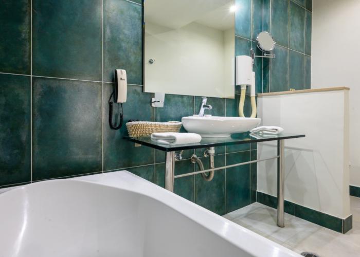 Angela Suites Boutique Hotel