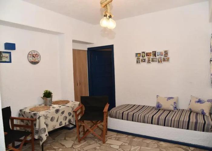 Alexandros Hotel